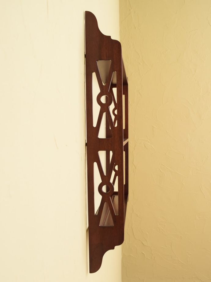 ウォールシェルフの側面