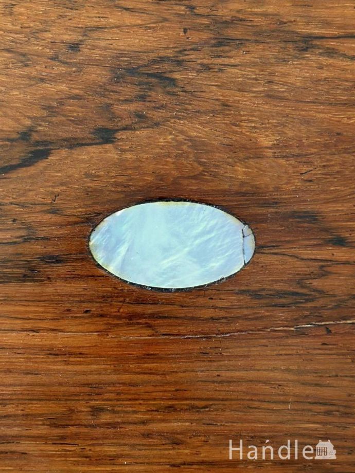 イギリスから届いたアンティークのボックス、マザーオブパールが