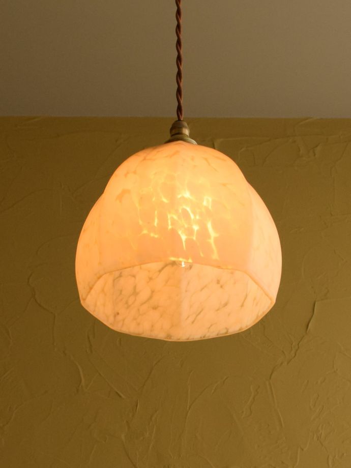 アンティーク照明の美しい灯り