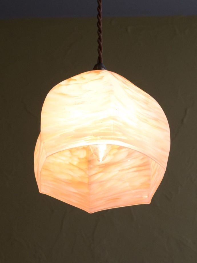 アンティーク照明の美しい灯り