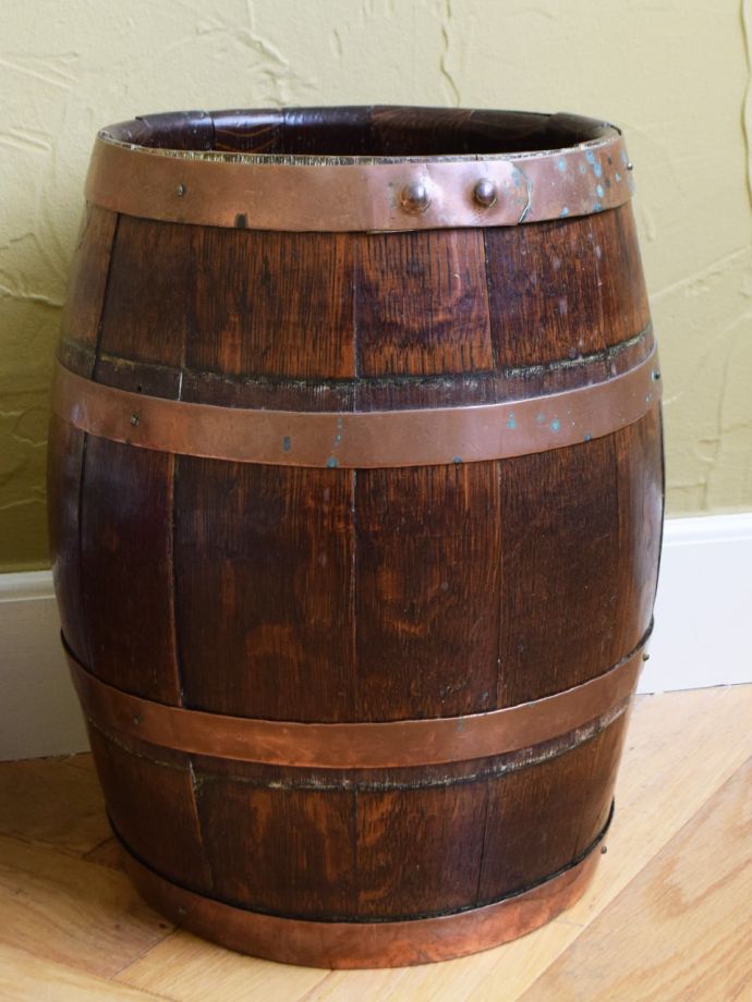 おしゃれなアンティークのバレル