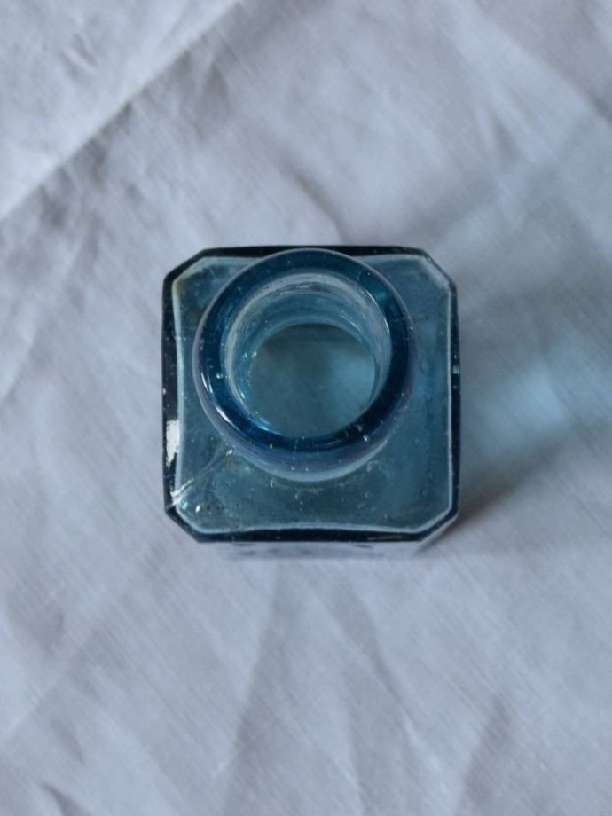 おしゃれなアンティークガラス雑貨