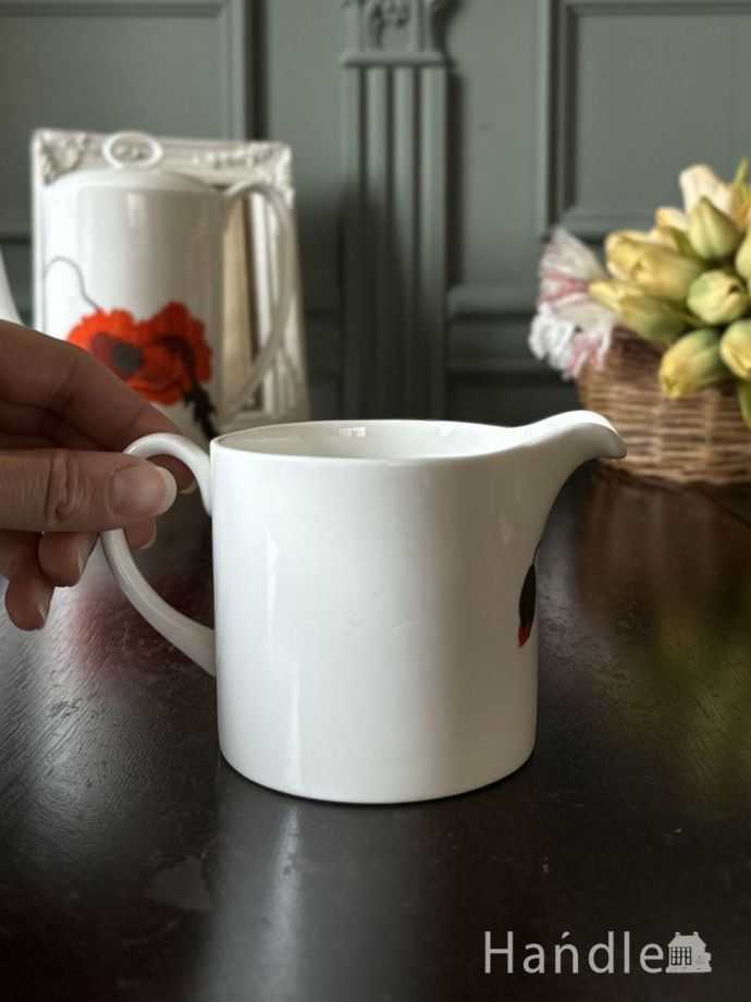 陶磁器のミルクピッチャー