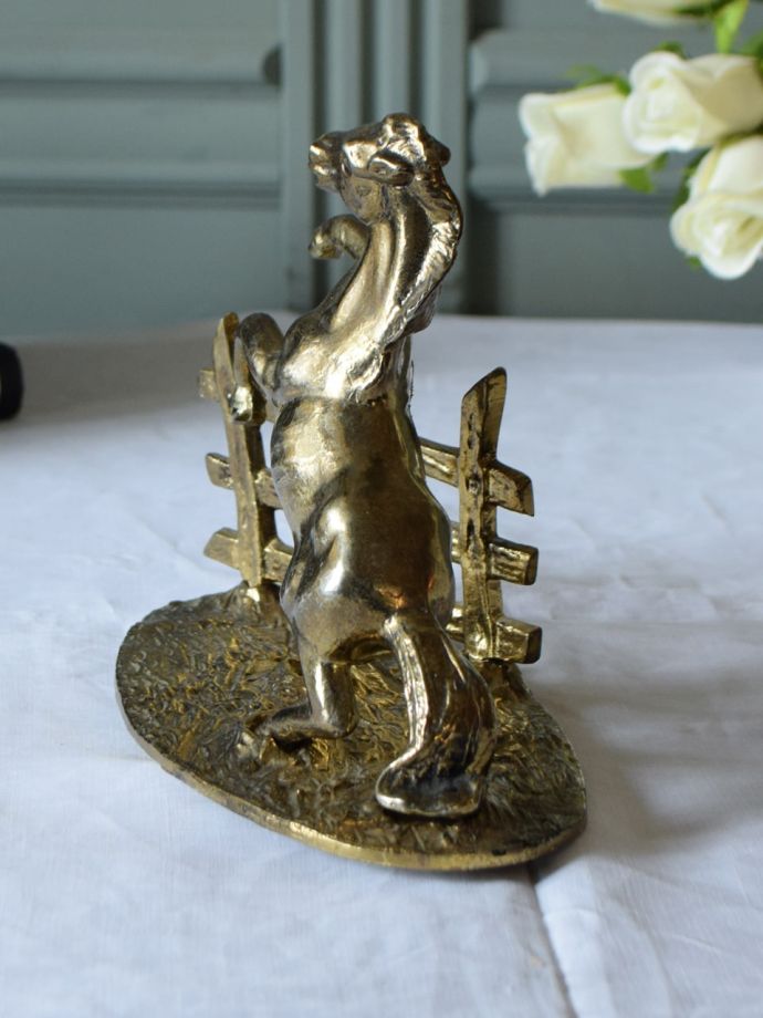 アンティークの真鍮オブジェ