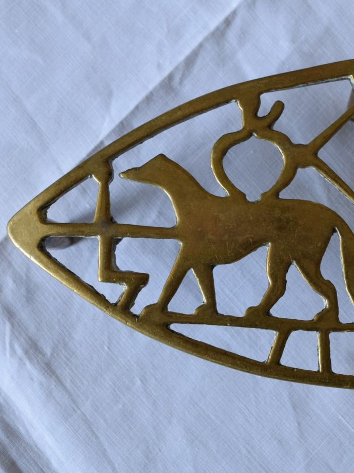 アンティーク真鍮製のトリベット