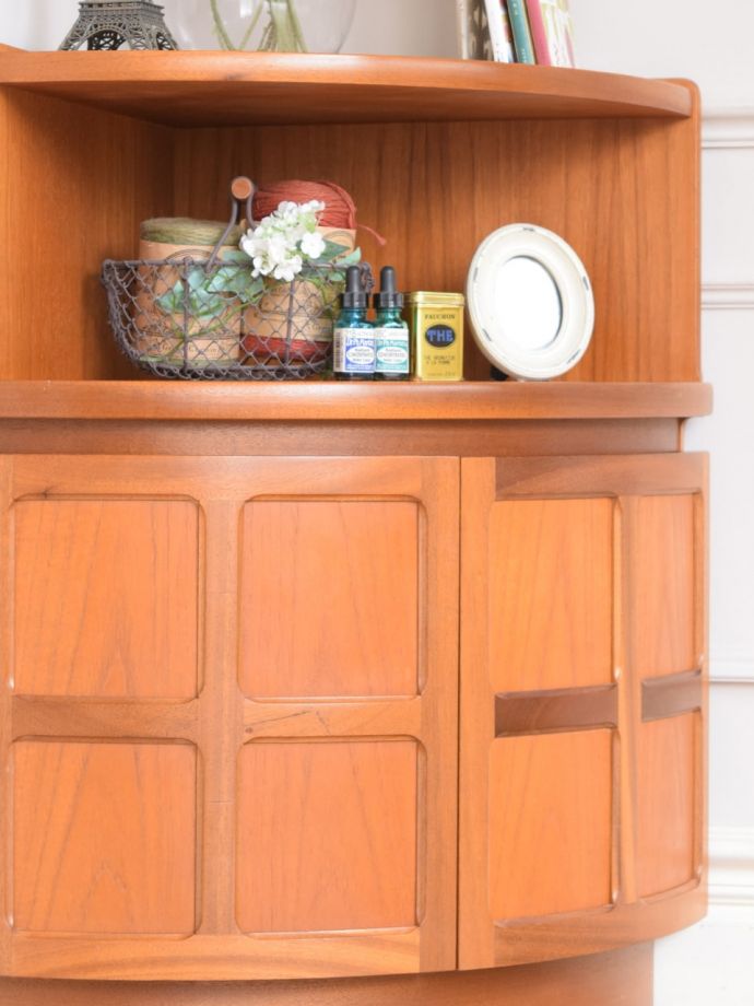 ビンテージキャビネットの扉