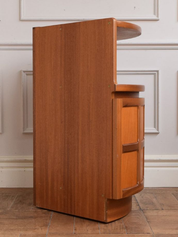 ヴィンテージのサイドキャビネット、ネイサン社（Nathan）のコーナー