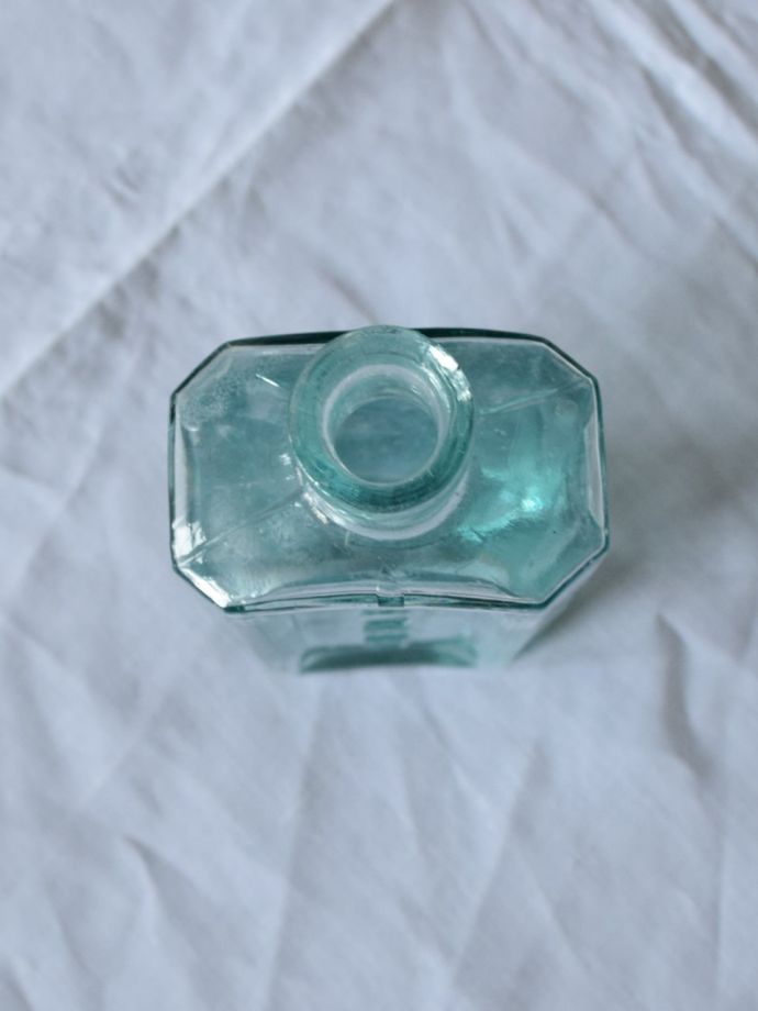 おしゃれなアンティークガラス雑貨