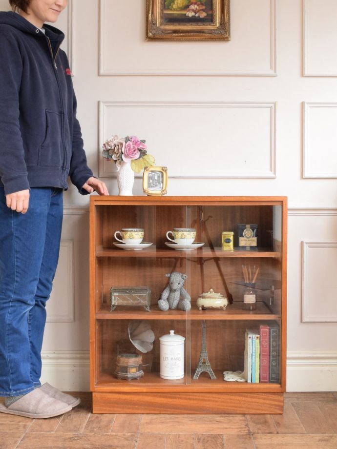 北欧スタイルのビンテージキャビネット