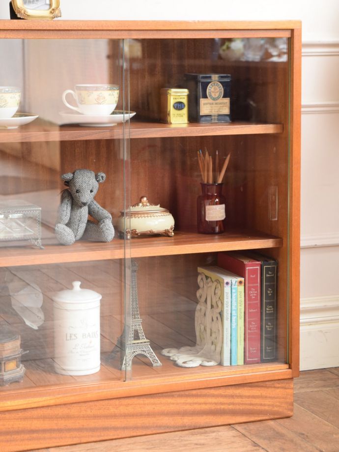 ビンテージキャビネットの扉