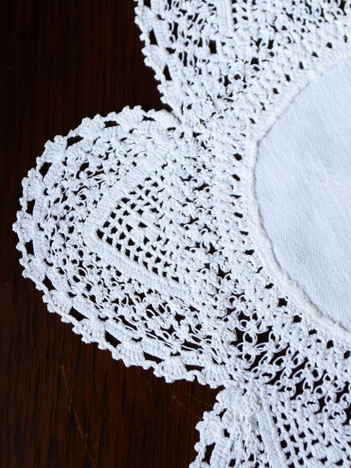 アンティークのドイリー