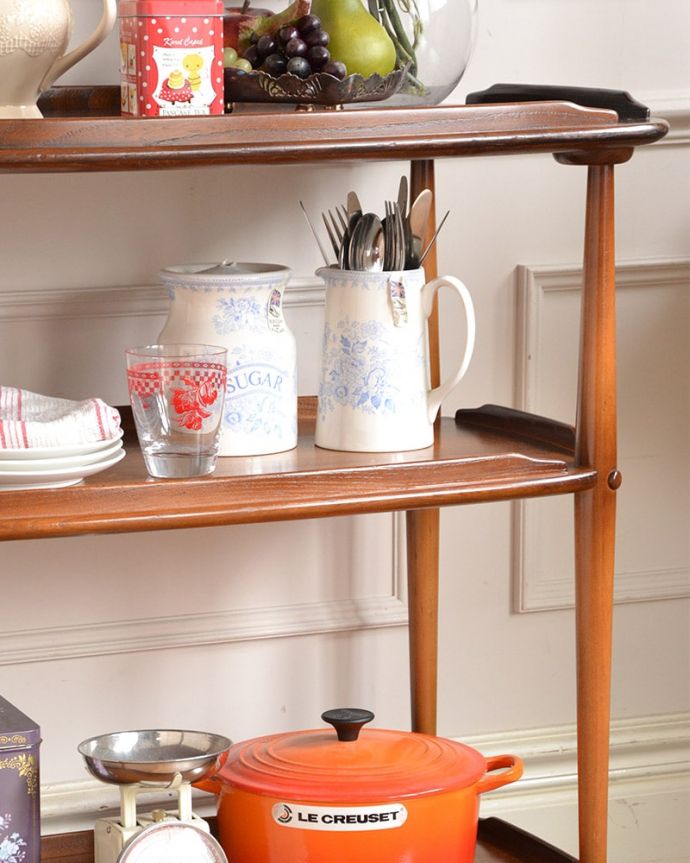 アーコール社のビンテージ家具