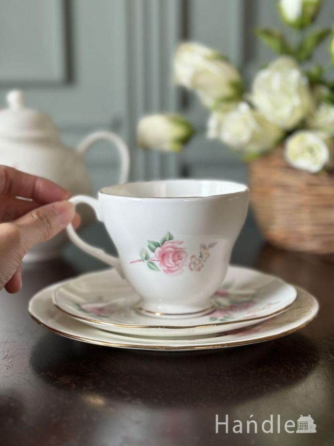 イギリスのカップ＆ソーサー(トリオ)