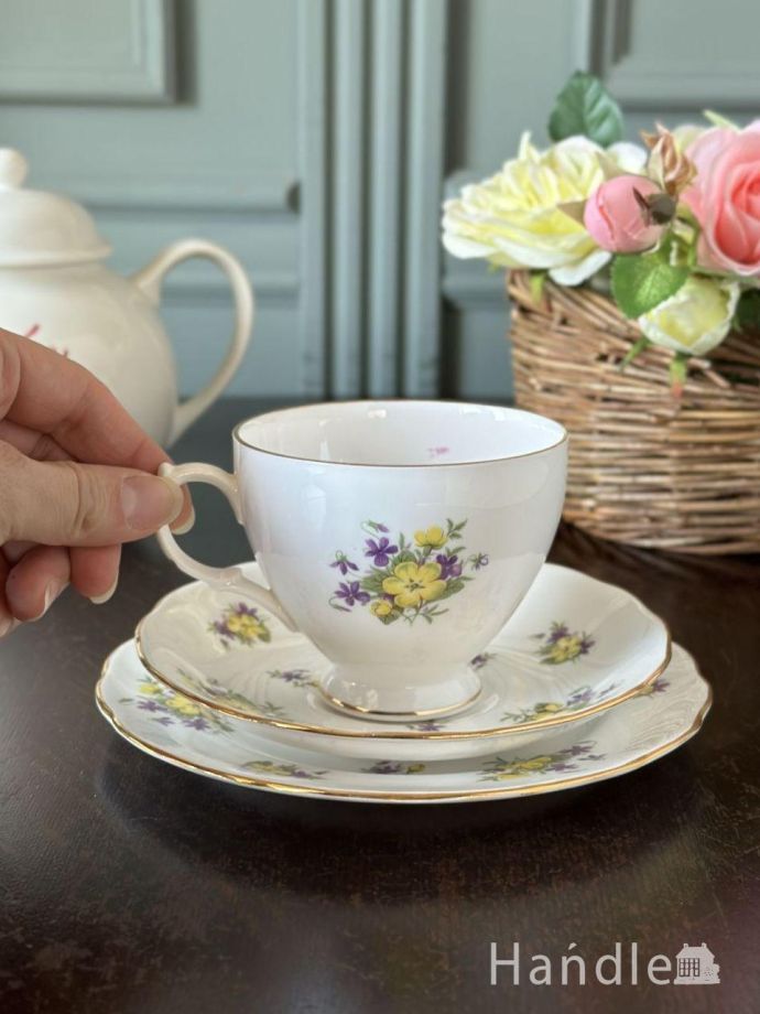 イギリスのカップ&ソーサー(トリオ)