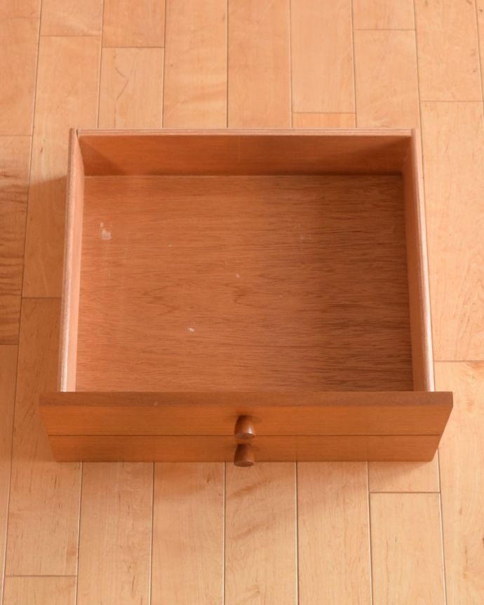 アンティークのキャビネット アンティーク家具 ネイサン キャビネット キレイにお直ししました引き出しの中も修復の際、専門の職人がキレイにしました。(m-734-f)