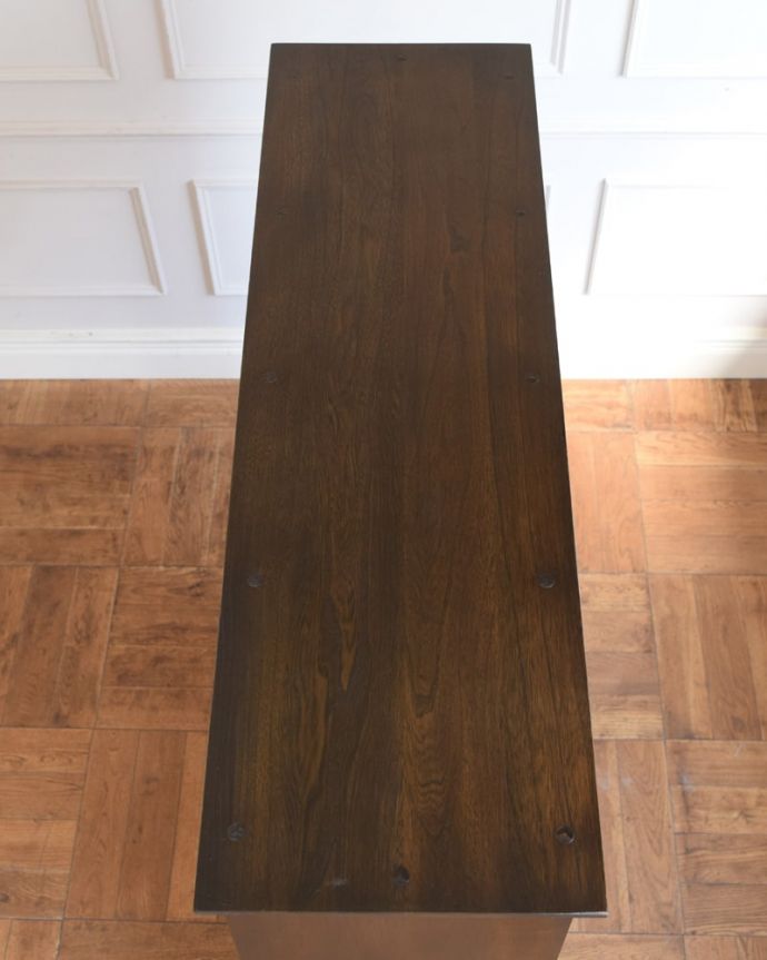 アンティークのキャビネット アンティーク家具 クラシックカップボード(アーコール) 上から見てみると…家具の形はこんな感じです。(m-736-f)