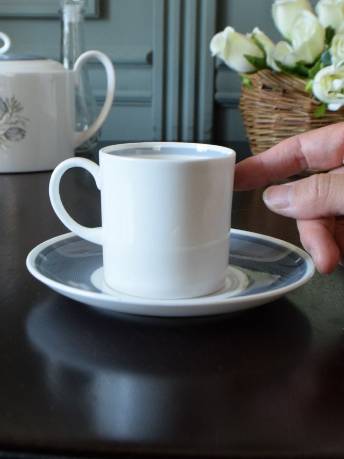 スージークーパーのカップ&ソーサー