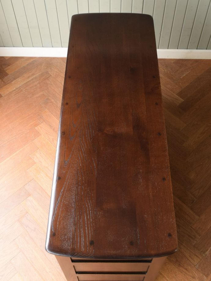 ビンテージキャビネットの天板