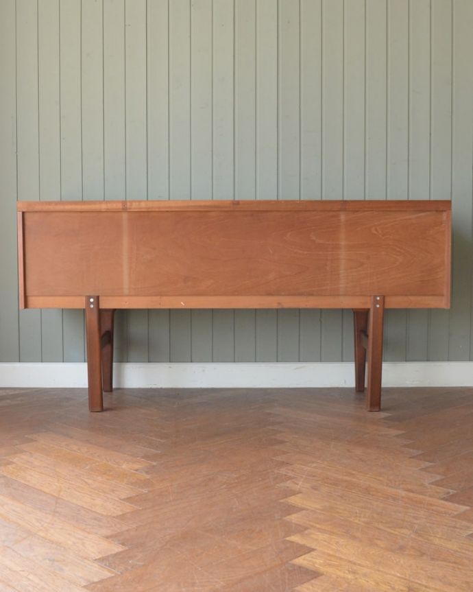 アンティークのデスク・書斎机　アンティーク家具　60's　デスク　後ろ姿もキレイなんです。(m-739-f)