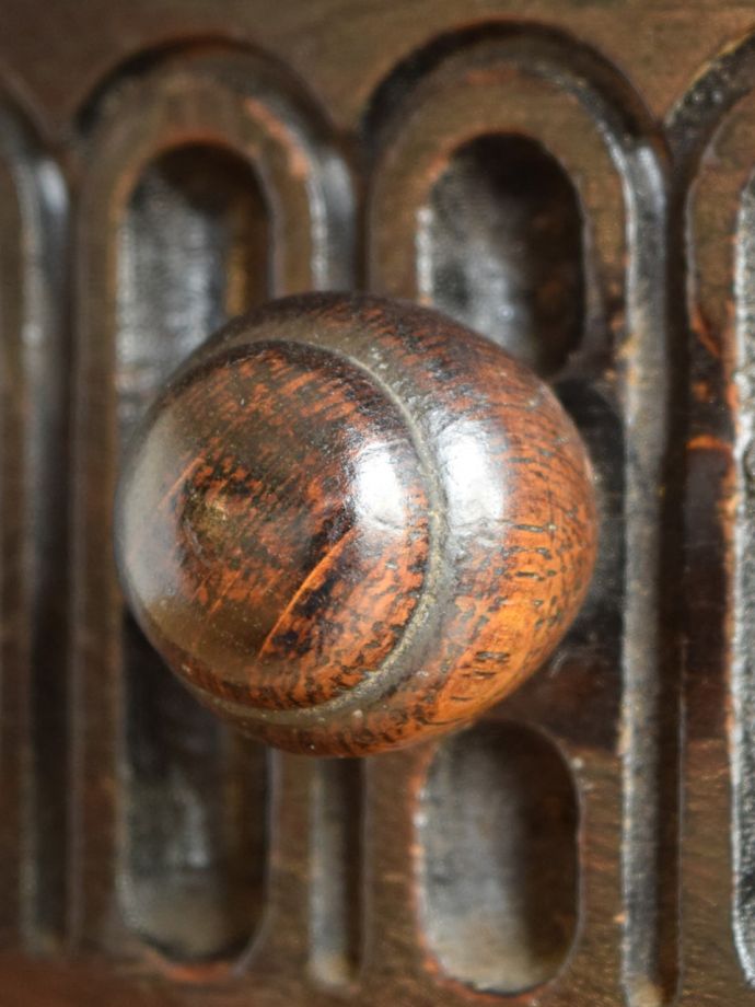 アンティークキャビネットの取っ手