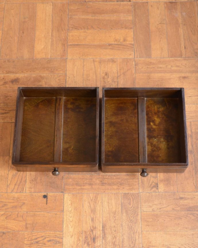 アンティークのキャビネット　アンティーク家具　クラシック　チェスト　引き出しの中もキレイに修復しましたもともとカトラリーを入れて使っていた引き出し。(m-741-f)