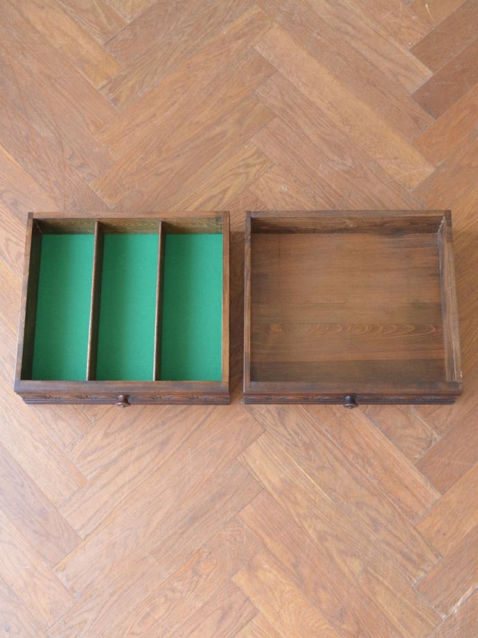 アンティークのキャビネット アンティーク家具 クラシックカップボード もちろん、引き出しもキレイです!引き出しの中も専門の職人が修復したのでキレイです。(m-742-f)