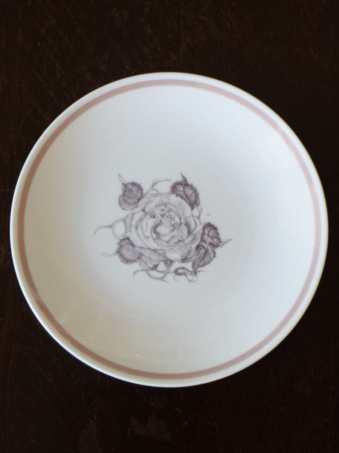 英国アンティークのおしゃれな食器