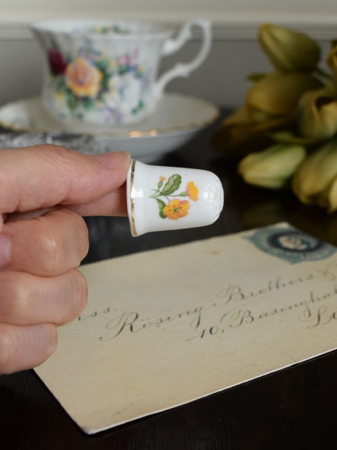 英国アンティークのおしゃれなシンブル