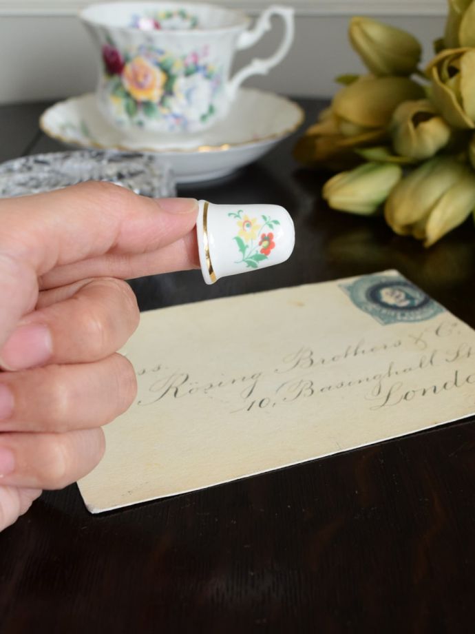 英国アンティークのおしゃれなシンブル