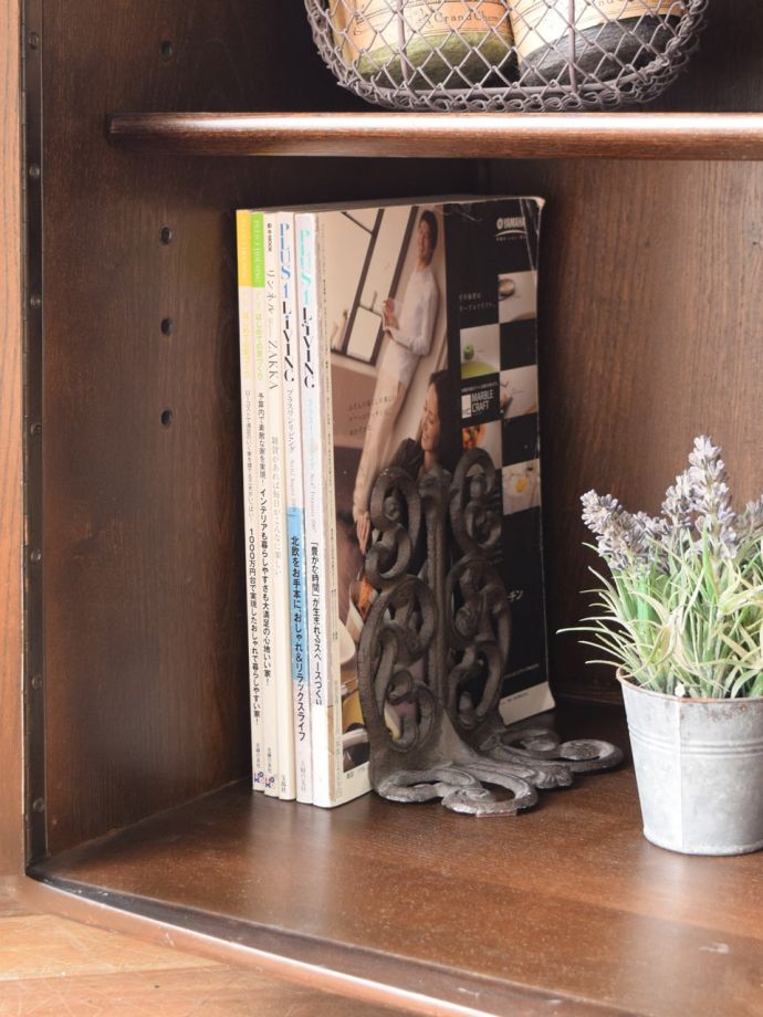 たっぷり収納できるアーコールの家具