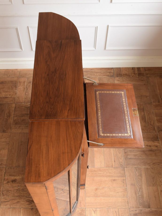 キャビネットの天板