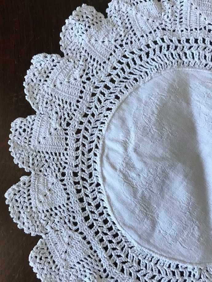 アンティークのドイリー