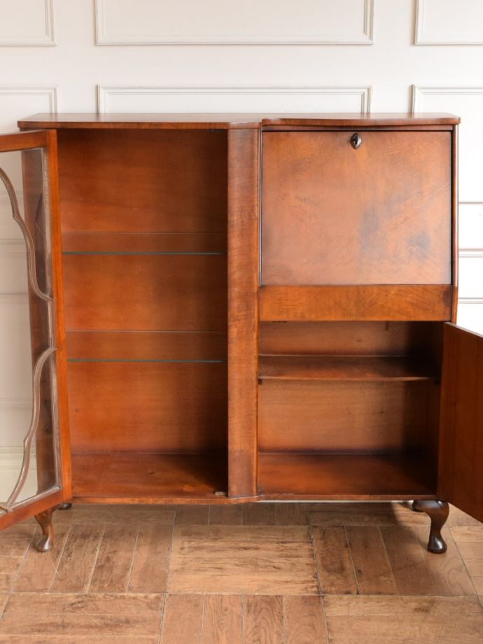 サイドバイサイドの扉の中