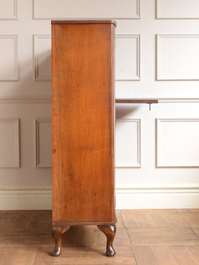 サイドバイサイドの側面