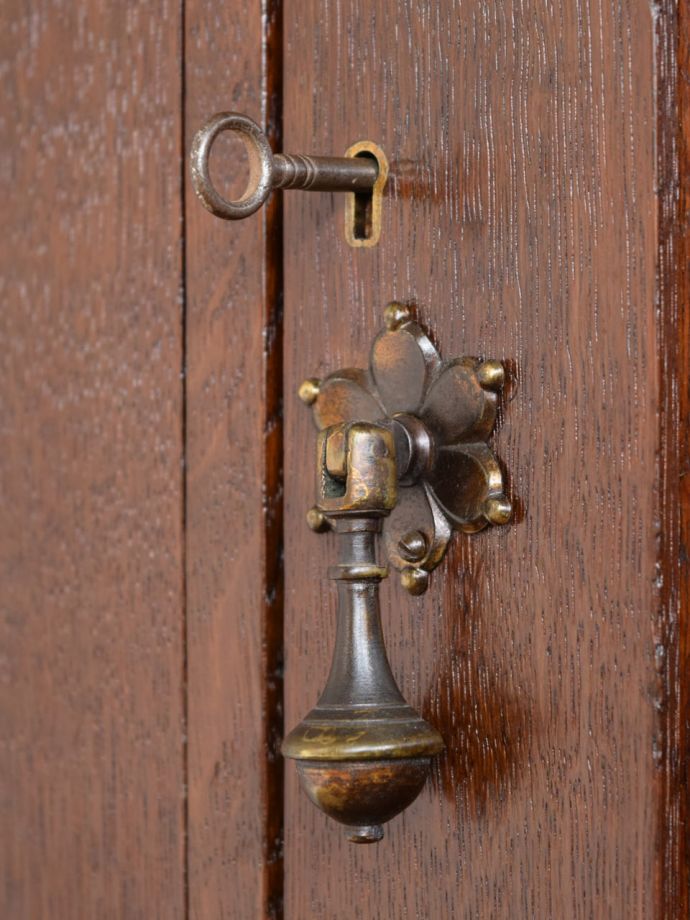 アンティークの鍵と取っ手
