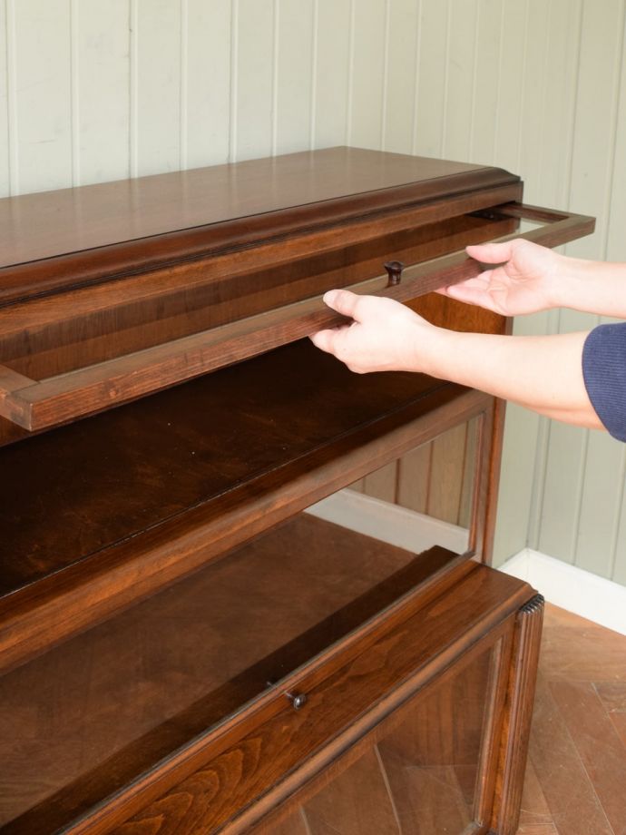 ガラス扉の開け方