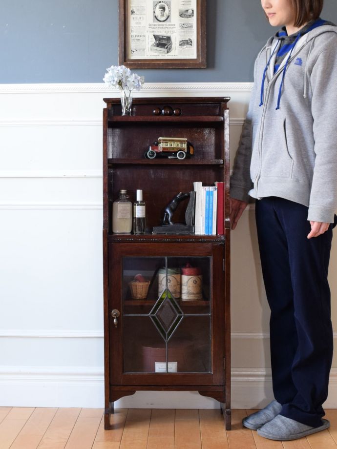 英国アンティークのオープンシェルフ