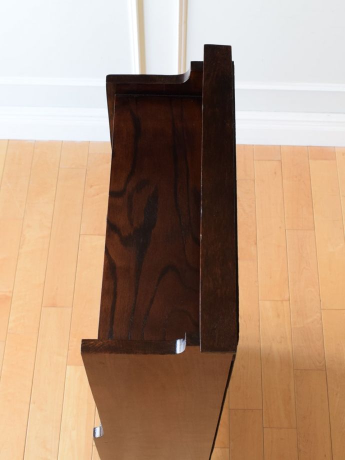 アンティークキャビネットの天板