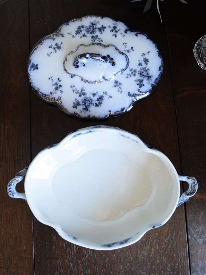 おしゃれなアンティークの食器