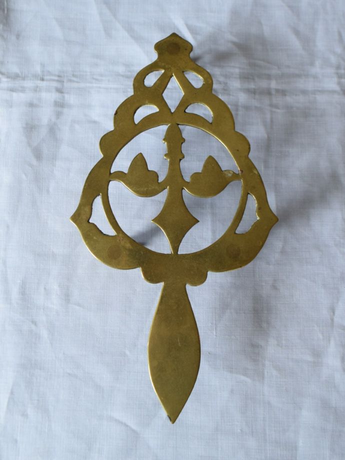 アンティークの真鍮トリベット