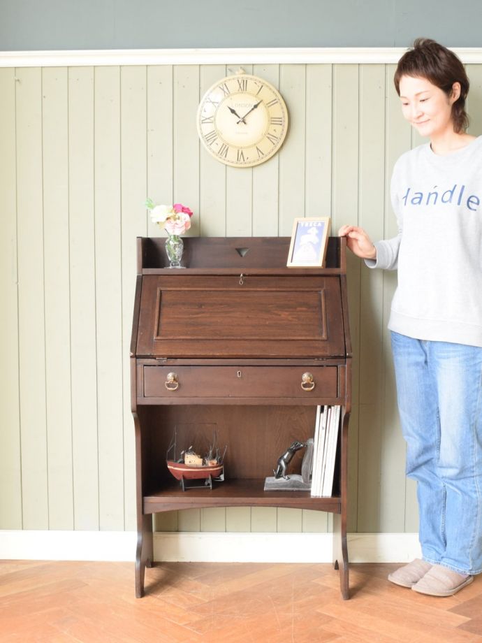 英国アンティークのビューロー