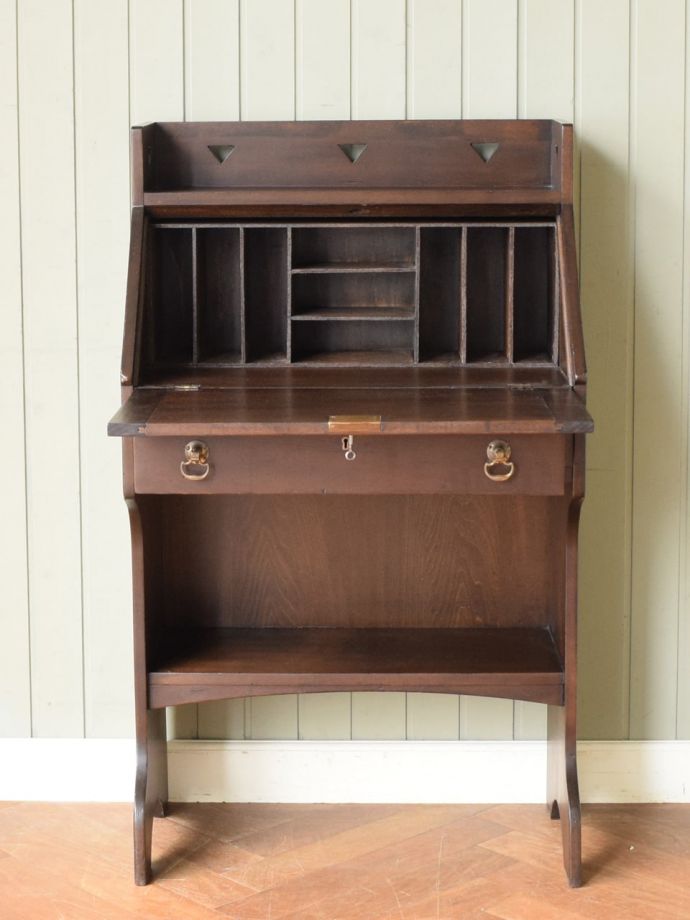 アンティークビューローの扉の中