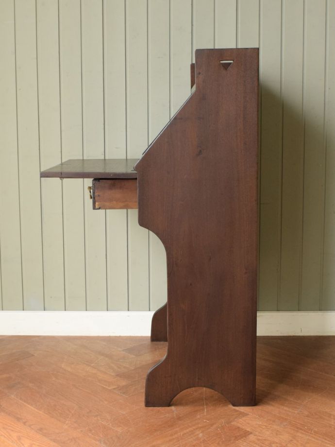 ビューローの側面