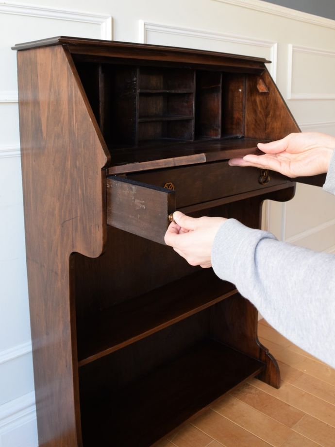 ビューローの扉を倒すと