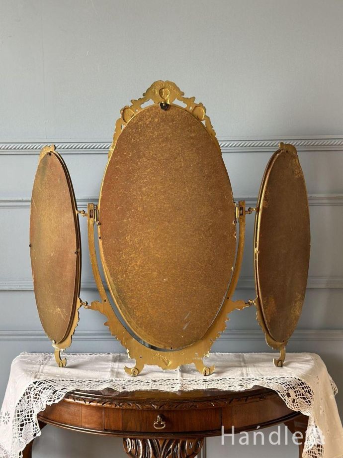 フランスのから届いたアンティークの三面鏡、装飾が優雅なアンティーク