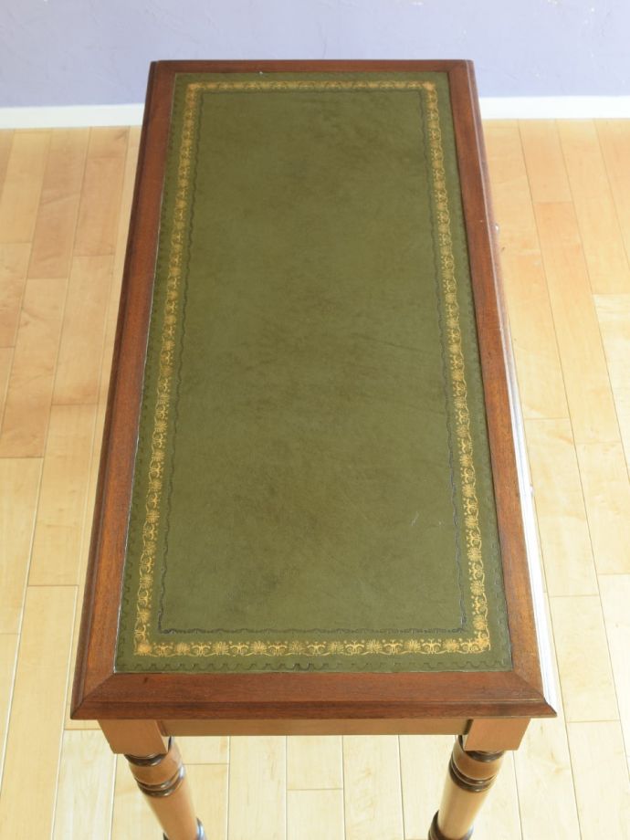 書斎机の美しい天板