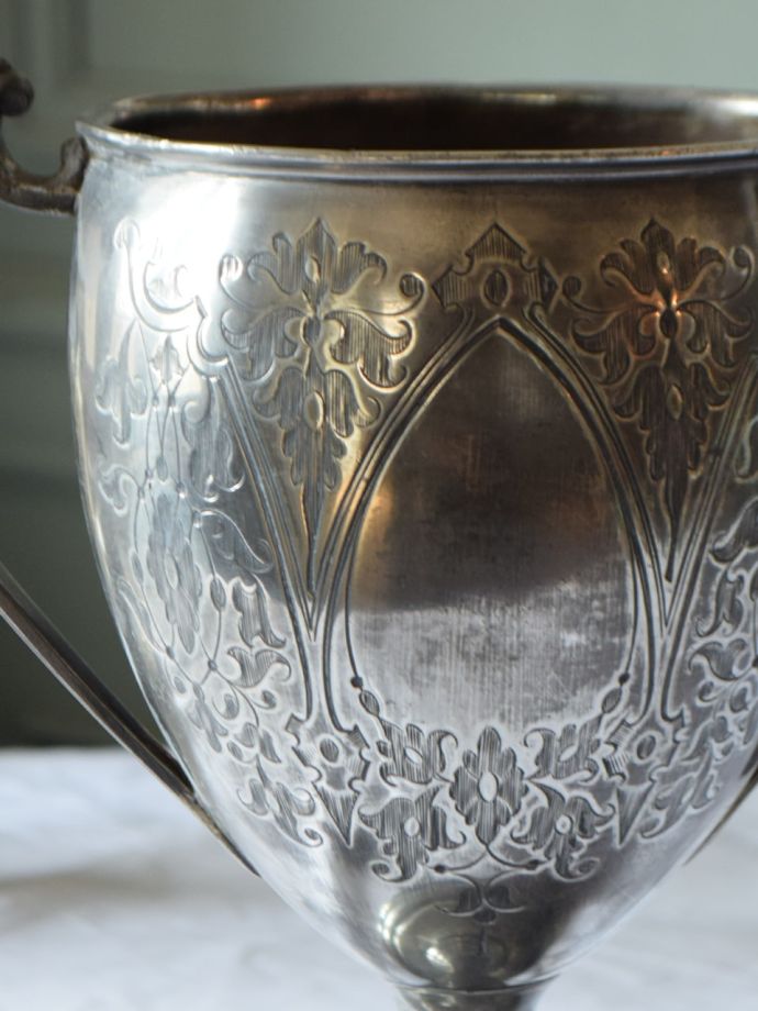 英国アンティークのフラワーベース