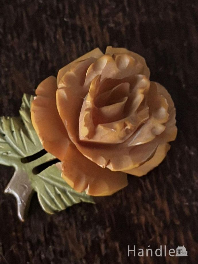 アンティークのブローチ