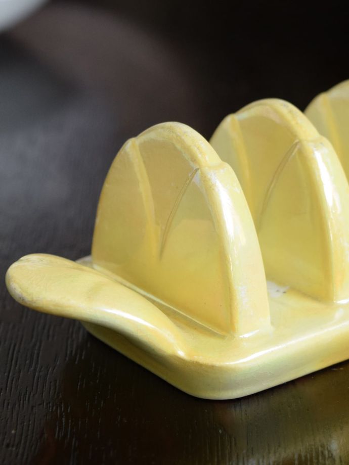 アンティークのトーストスタンド