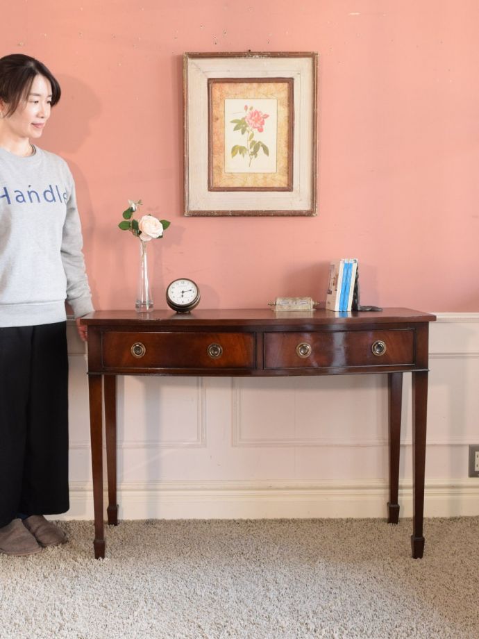 アンティークのコンソールテーブル